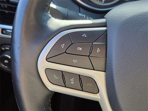 Used 2019 Jeep Cherokee High Altitude image 32