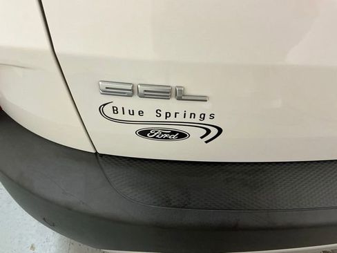 Used 2022 Ford Escape SEL w/ Technology Package FWD image 6