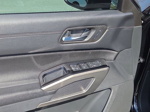 Used 2022 Nissan Pathfinder Platinum w/ Cargo Package image 16