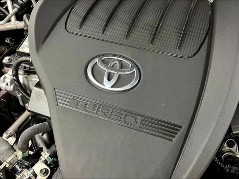 Used 2025 Toyota Grand Highlander AWD image 41