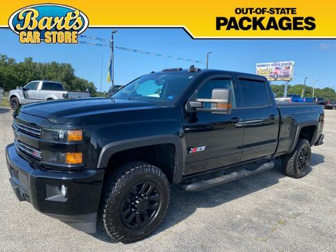 Used 2019 Chevrolet Silverado 2500 LT w/ Midnight Edition AWD/4WD image 3