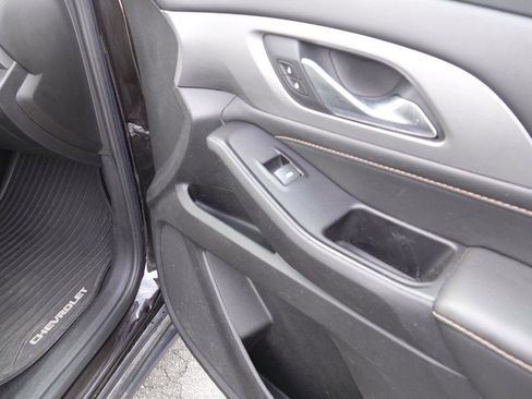 Used 2019 Chevrolet Traverse LT image 41