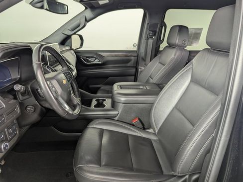 Used 2022 Chevrolet Suburban LT image 10