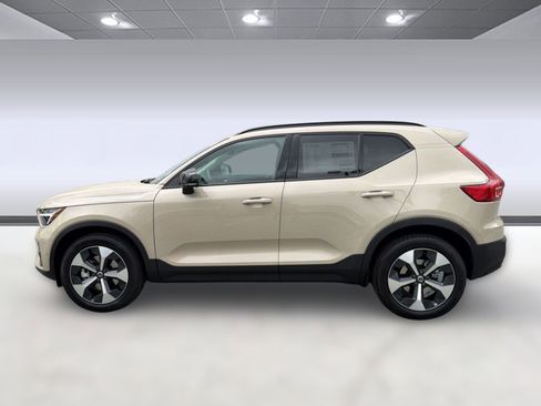 New 2026 Volvo XC40 B5 Plus w/ Climate Package AWD/4WD image 2