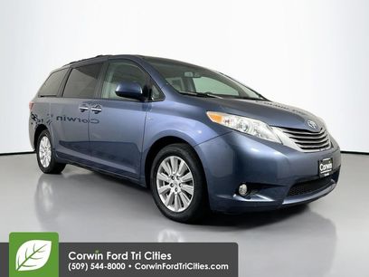 Used 2017 Toyota Sienna XLE w/ XLE Navigation Package