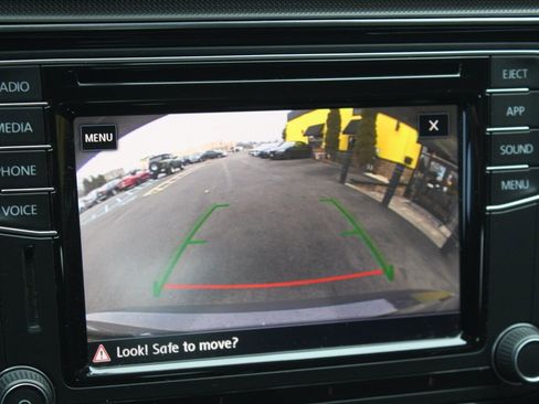 Used 2018 Volkswagen Passat 2.0T R-Line w/ R-Line Lighting Package image 8