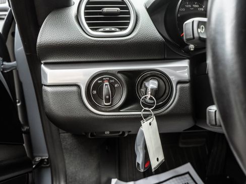 Used 2018 Porsche 718 Cayman RWD image 15
