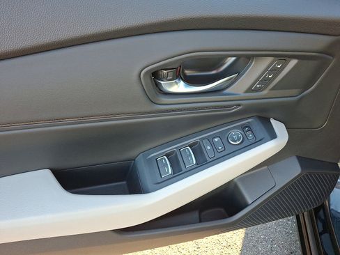 Used 2024 Honda Accord EX-L image 12