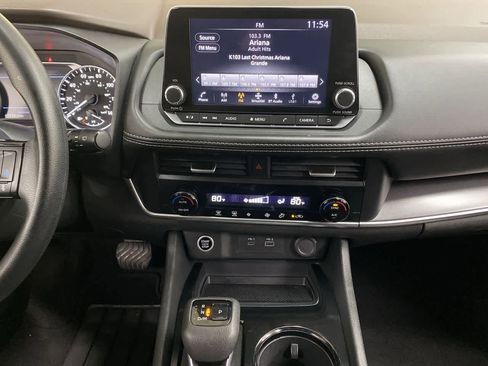 Used 2023 Nissan Rogue SV image 25