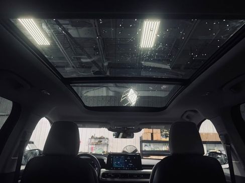 New 2026 Lincoln Aviator AWD image 22