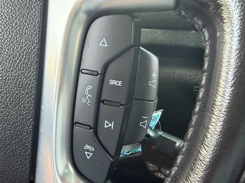 Used 2015 Chevrolet Traverse LT FWD image 25
