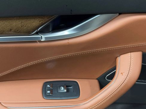 Used 2017 Maserati Levante S image 25