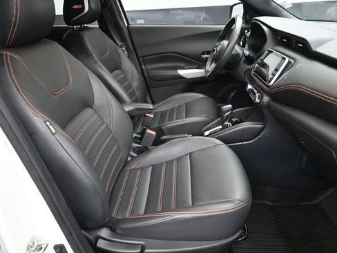Used 2020 Nissan Kicks SR w/ SR Premium Package FWD image 12