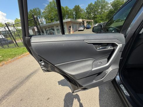 Used 2019 Toyota RAV4 XLE w/ Convenience Package AWD/4WD image 20