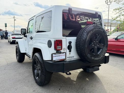 Used 2015 Jeep Wrangler Sahara AWD/4WD image 8