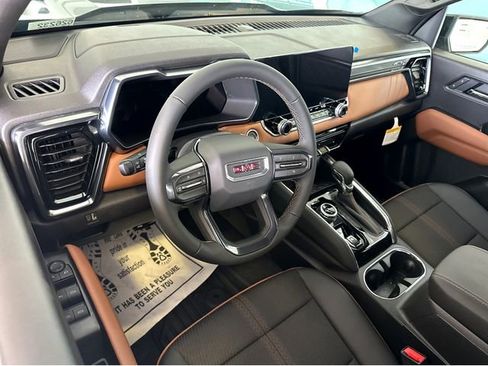 New 2026 GMC Canyon AT4 AWD/4WD image 13