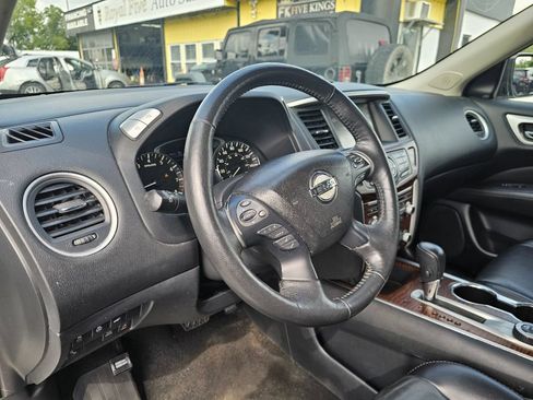 Used 2019 Nissan Pathfinder Platinum AWD/4WD image 19
