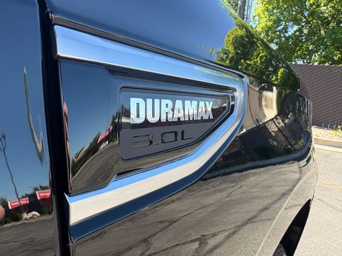 Used 2024 GMC Yukon XL Denali w/ Denali Reserve Package AWD/4WD image 4
