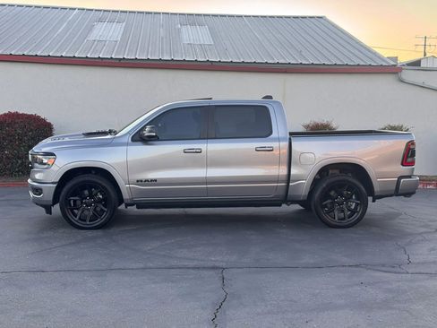 Used 2022 RAM 1500 Laramie AWD/4WD image 3