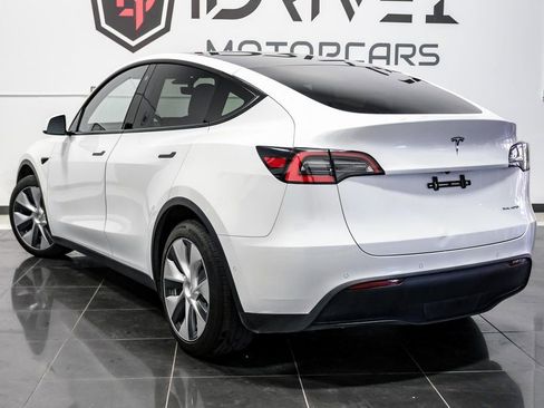Used 2021 Tesla Model Y Long Range image 12