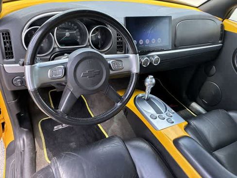 Used 2003 Chevrolet SSR w/ Preferred Equipment Group RWD image 16