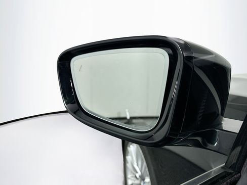 Used 2024 BMW 330i Sedan image 16