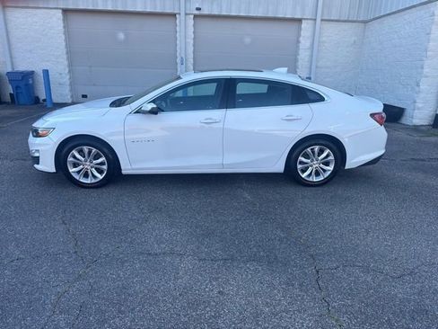 Used 2021 Chevrolet Malibu LT FWD image 4