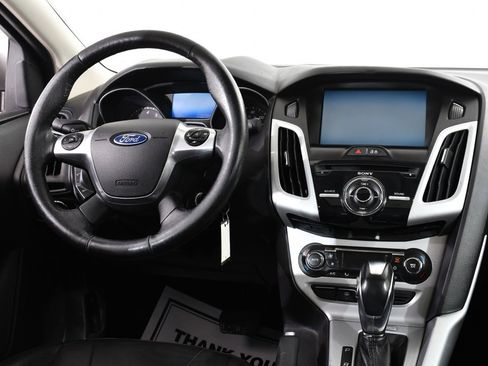 Used 2014 Ford Focus SE w/ Equipment Group 201A image 8
