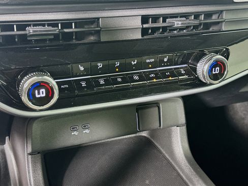 Used 2024 Honda Prologue EX image 24