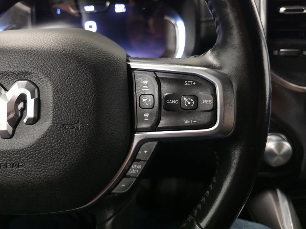 Used 2023 RAM 1500 Laramie AWD/4WD image 16