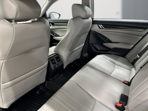 Used 2019 Honda Accord Touring image 14