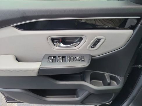 Used 2024 Honda Pilot Touring image 13