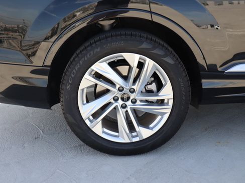 Used 2023 Audi Q7 2.0T Premium w/ Convenience Package image 7