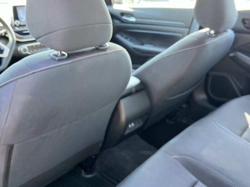Used 2024 Nissan Altima 2.5 SV AWD/4WD image 18