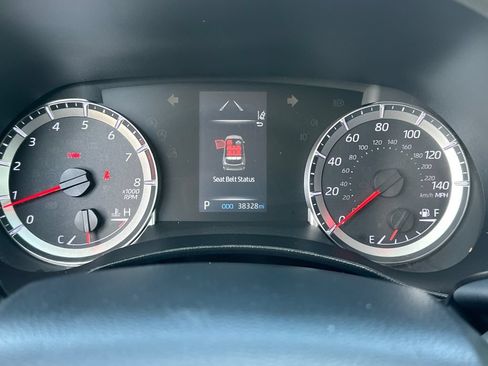 Used 2022 Toyota Highlander L AWD/4WD image 23