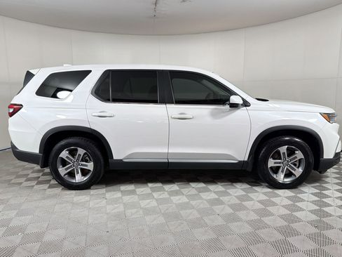 Used 2024 Honda Pilot EX-L image 8