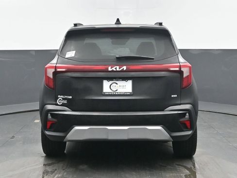 Used 2025 Kia Seltos SX w/ SX Sunroof Package image 5