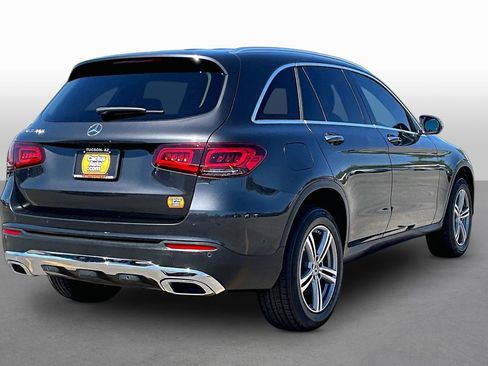 Used 2022 Mercedes-Benz GLC 300 image 2
