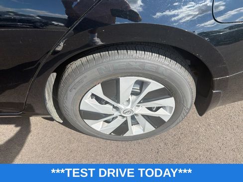 Used 2024 Nissan Altima 2.5 S FWD image 12