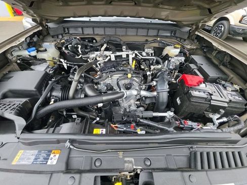 Used 2025 Ford Bronco Outer Banks AWD/4WD image 4