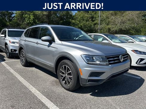 Used 2020 Volkswagen Tiguan SE w/ Panoramic Sunroof Package image 1
