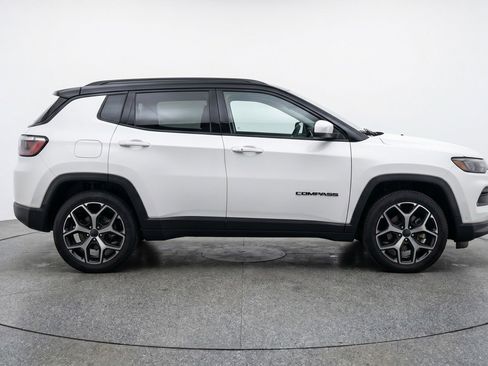 Used 2025 Jeep Compass Limited AWD/4WD image 11