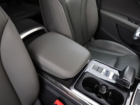 Used 2019 Audi Q8 Premium Plus w/ Premium Plus image 52