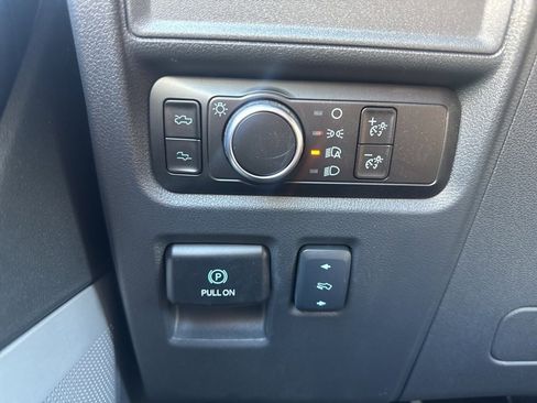 New 2025 Ford F150 Lightning Platinum image 39