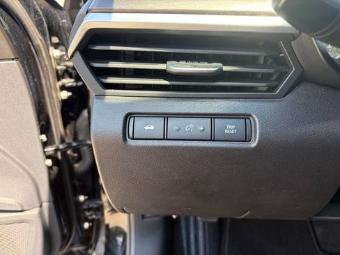 Used 2025 Nissan Altima 2.5 SV FWD image 18