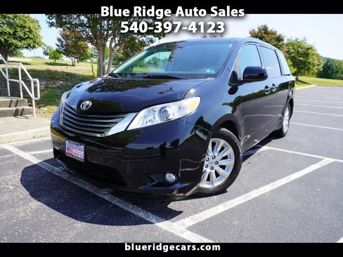 Used 2012 Toyota Sienna XLE AWD/4WD image 1