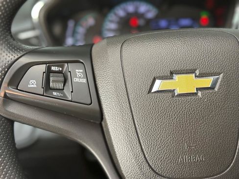 Used 2020 Chevrolet Trax LT FWD image 27