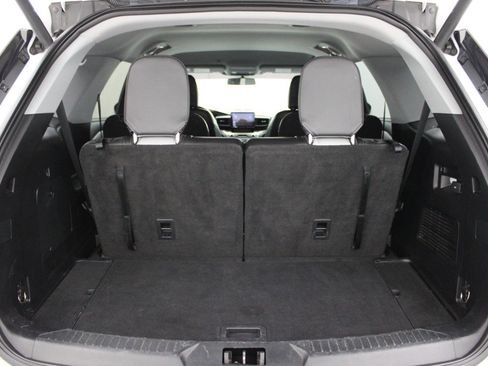 Used 2021 Ford Explorer XLT w/ Equipment Group 202A image 10