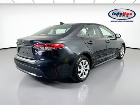 Used 2021 Toyota Corolla LE FWD image 2
