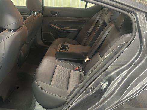 Used 2024 Nissan Altima 2.5 SV image 11